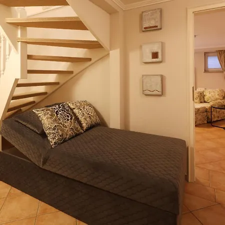 Strand Lodge Apartment