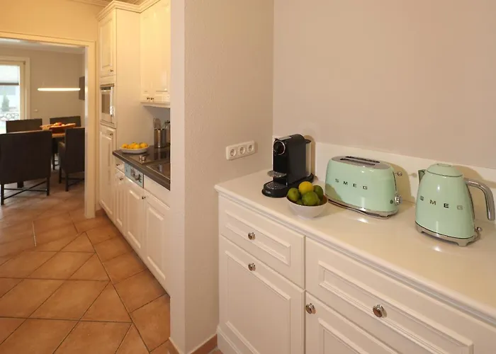 Strand Lodge Апартаменты *