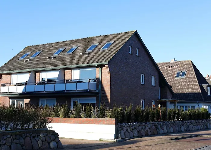 Strand Lodge Апартаменты *